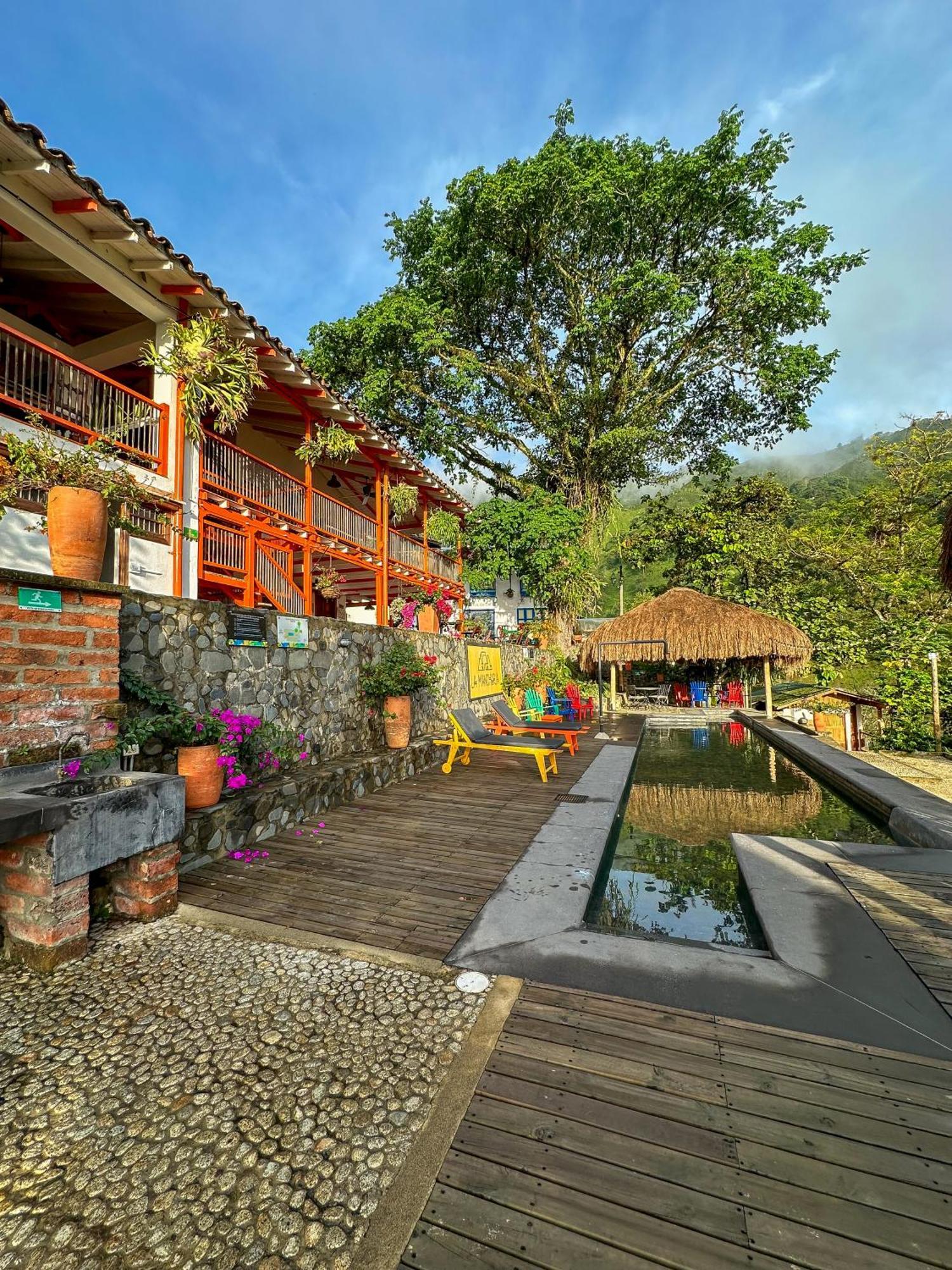 La Manchuria Lodge *